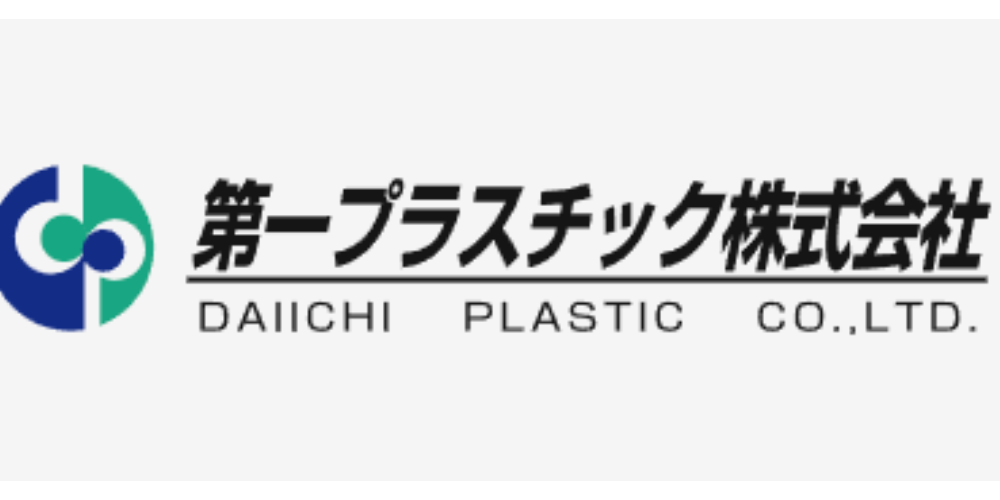 「黒いボードに白文字で『特徴』と書かれたフレーム、サービスや商品の強みを示すイメージ」