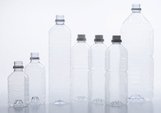 多数のペットボトル