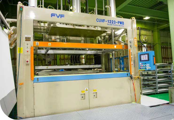 真空圧空成形機の外観