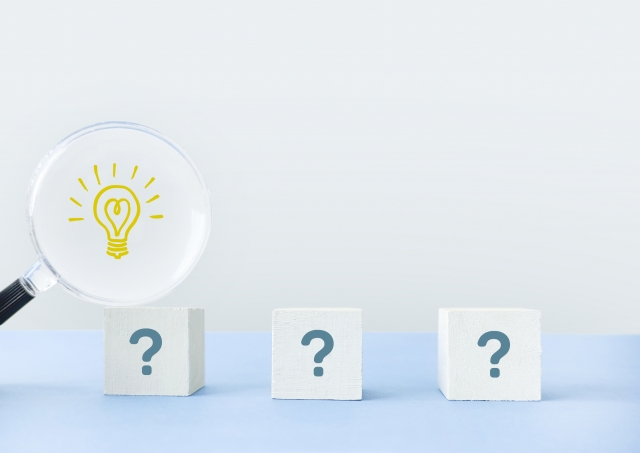 ハテナ３つと豆電球