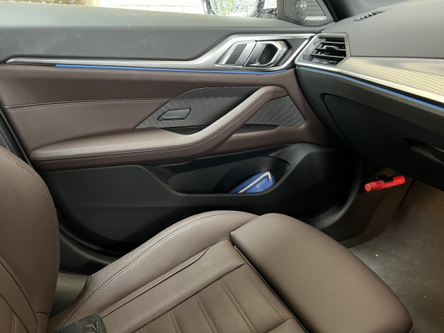 自動車のドア